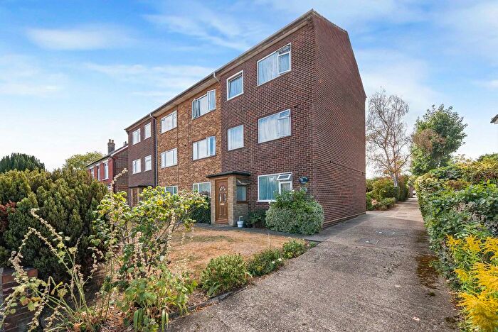 2 Bedroom Flat For Sale In Granville Road, Sidcup, DA14