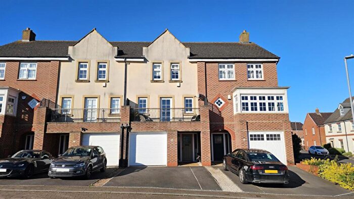 4 Bedroom Semi-Detached House For Sale In Eden Walk, Bingham, NG13