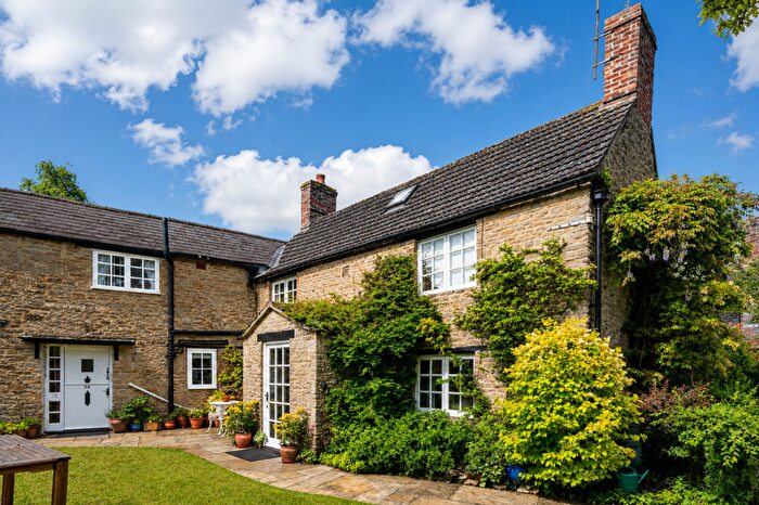 4 Bedroom Detached House For Sale In Mill Street, Kidlington, OX5