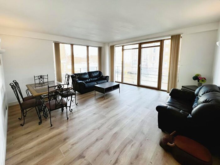 2 Bedroom Flat To Rent In The Quays, Concordia Street, Leeds, Yorkshire, LS1