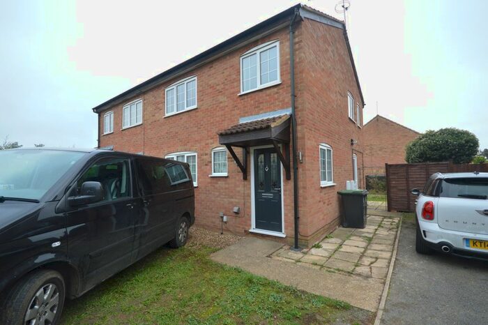 3 Bedroom Semi-Detached House To Rent In Mcinnes Way, Raunds, Wellingborough, NN9