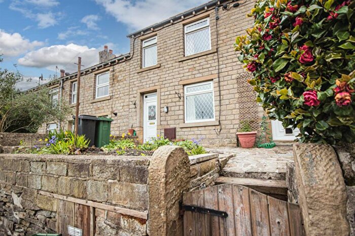 2 Bedroom Terraced House To Rent In Taylor Hill Road, Huddersfield, HD4