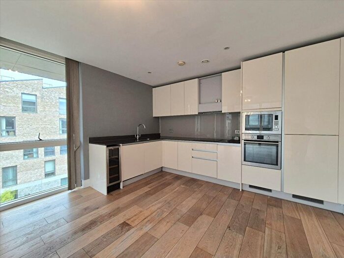 2 Bedroom Flat To Rent In Halyards Court, Durham Wharf Drive, Brentford, TW8