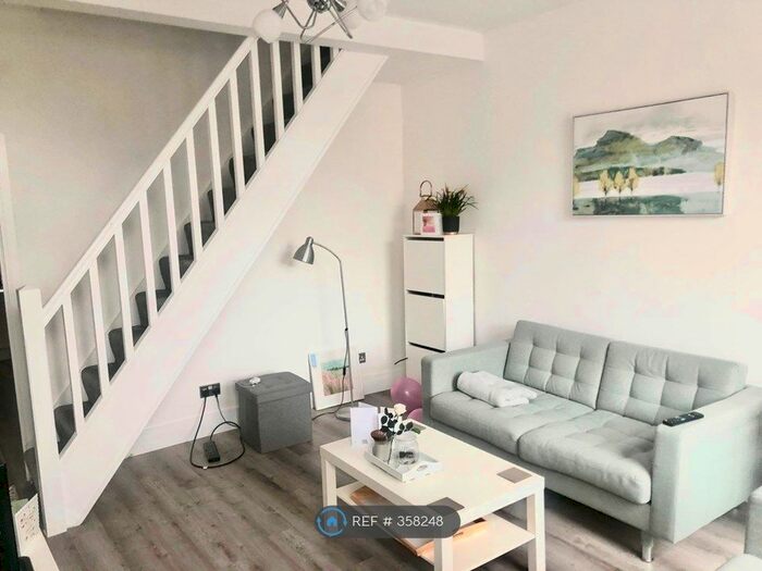 2 Bedroom Terraced House To Rent In Higher Croft, Manchester, M30