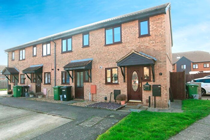 2 Bedroom End Of Terrace House For Sale In Hadrians Court, Peterborough, PE2