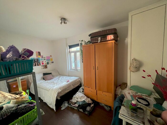 3 Bedroom Flat To Rent In Hackney Road, Bethnal Green London, E2