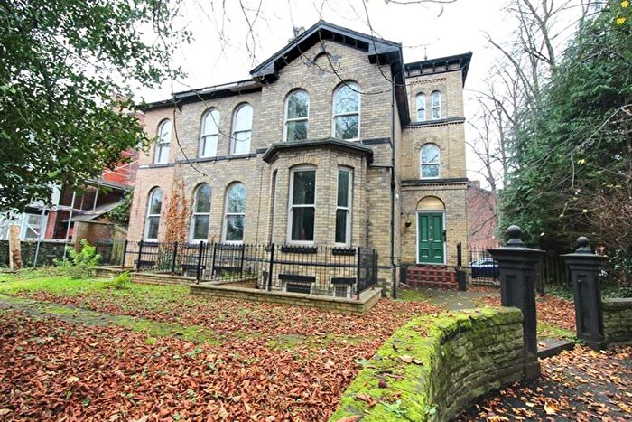 2 Bedroom Flat To Rent In Heaton Moor Road, Heaton Moor, Stockport, SK4