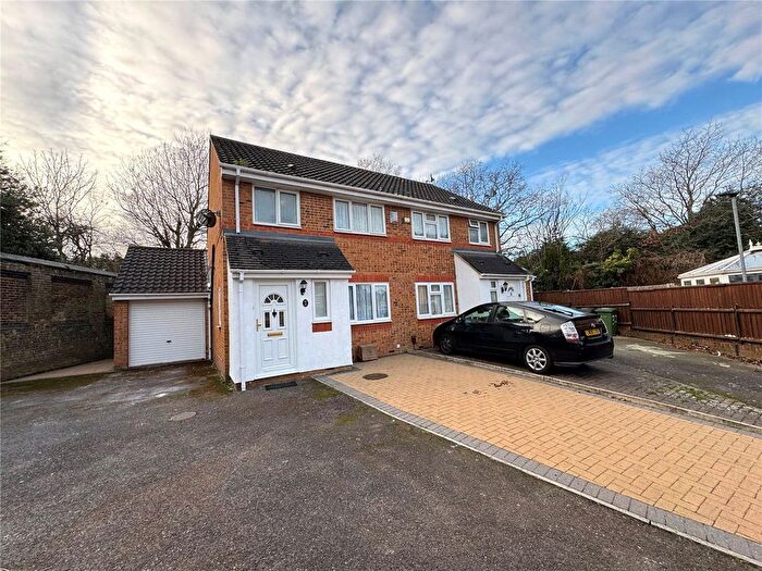 3 Bedroom Semi-Detached House For Sale In Philimore Close, Plumstead, SE18