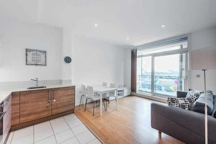 1 Bedroom Flat For Sale In Cornell Square, Vauxhall, London, SW8