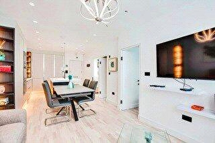 2 Bedroom Apartment To Rent In Hillside Court, Finchley Road, London, NW3