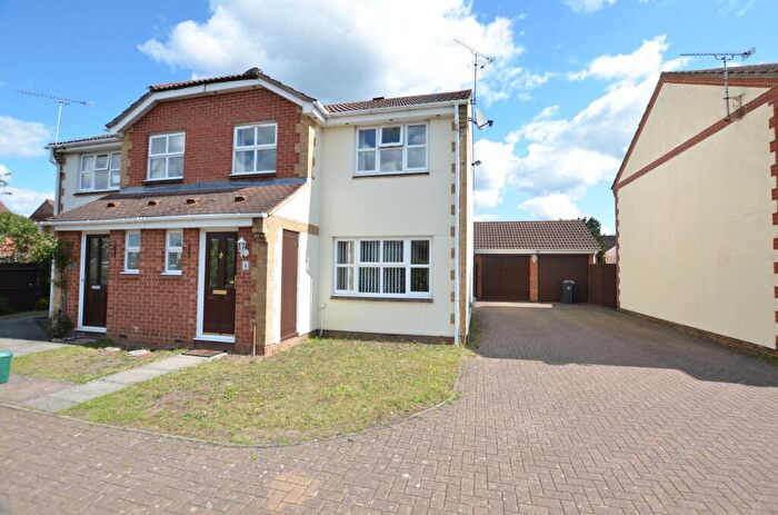 3 Bedroom Semi-Detached House To Rent In Bristow Road, Camberley, GU15