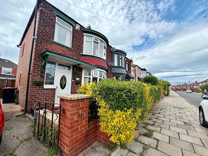 3 Bedroom Semi-Detached House For Sale In Nut Lane, Middlesbrough, TS4