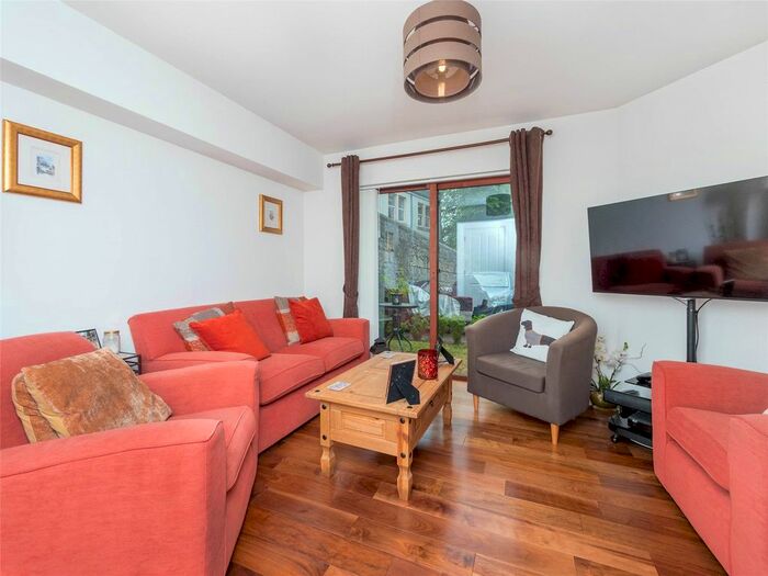 2 Bedroom Detached House To Rent In St John's Road, Edinburgh, EH12
