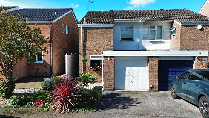 3 Bedroom Semi-Detached House For Sale In Dove Close, Birmingham, B25
