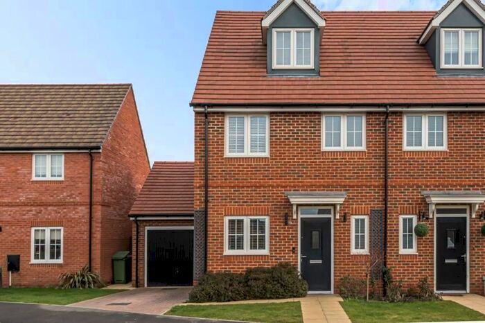 3 Bedroom Semi-Detached House For Sale In Potash Mead, Benson, Wallingford, OX10