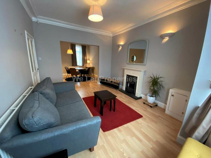 2 Bedroom House To Rent In Greengate Lane, Prestwich, M25