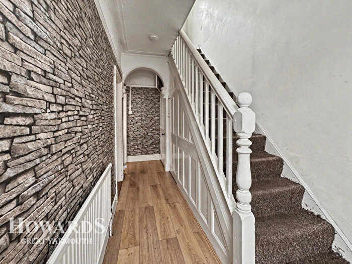 3 Bedroom Semi-Detached House For Sale In School Road, Great Yarmouth, NR30