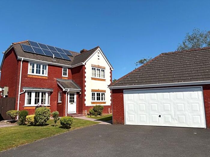 4 Bedroom Detached House For Sale In Chinston Close, Awliscombe, EX14