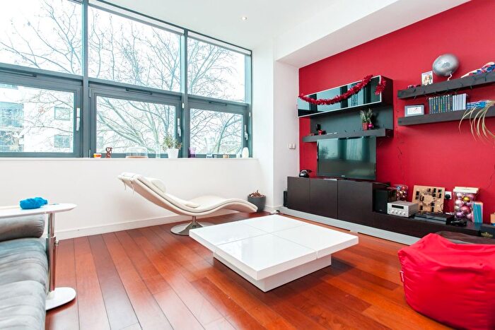 2 Bedroom Flat For Sale In Pentonville Road, Angel, N1