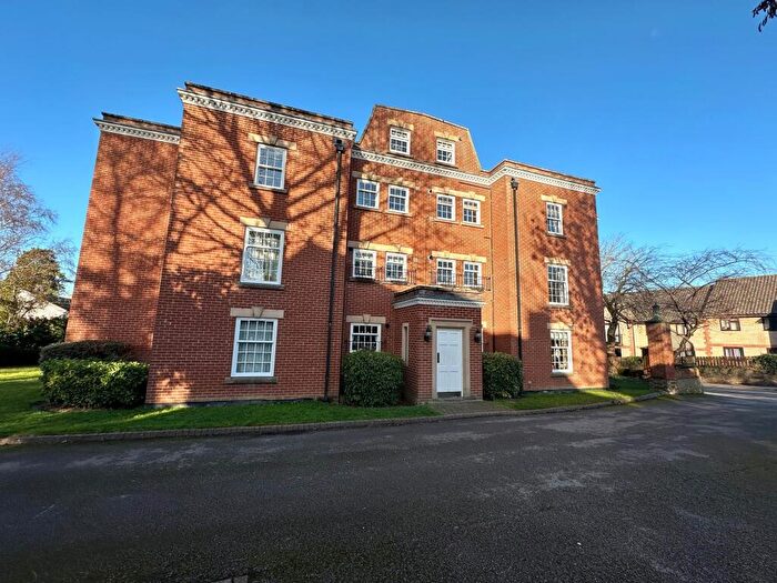 2 Bedroom Apartment To Rent In Stephen Neville Court, CB11