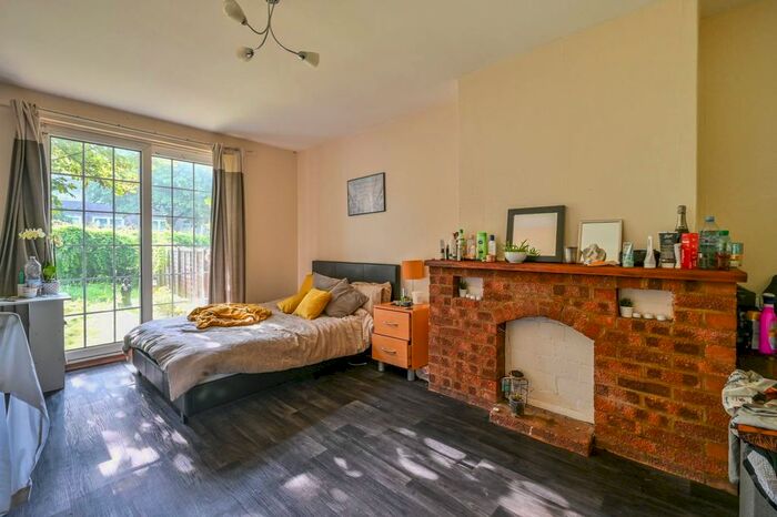 5 Bedroom Property To Rent In Desborough Close, Little Venice, London, W2