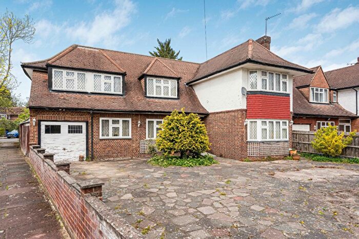 7 Bedroom Detached House For Sale In Dorset Drive, Edgware, HA8