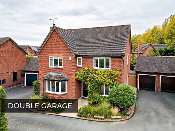 4 Bedroom Detached House For Sale In Kenning Close, Long Itchington, CV47