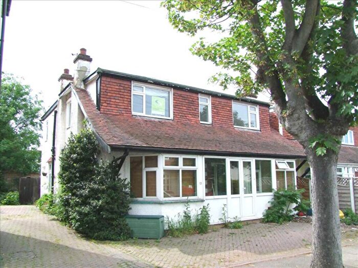 2 Bedroom Apartment To Rent In Leigh On Sea, SS9