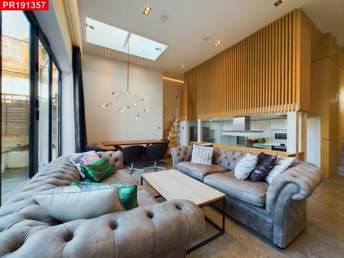 4 Bedroom Flat To Rent In The Pleasance, London, SW15