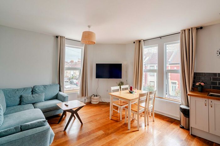 2 Bedroom Flat For Sale In Raleigh Road, Southville, Bristol, Bristol, BS3