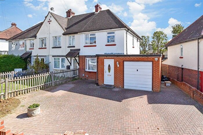 3 Bedroom Semi Detached House For Sale In Calder Road, Maidstone, Kent, ME14