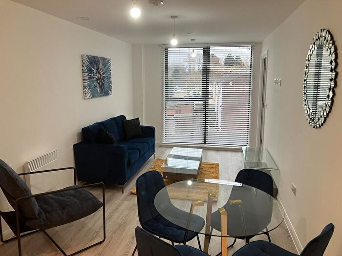1 Bedroom Apartment To Rent In Parkview, Darwin Street, B12