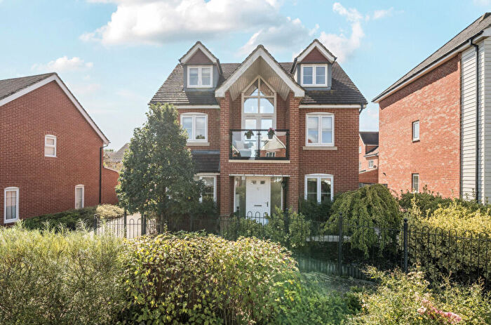 4 Bedroom Detached House For Sale In Bluebell Crescent, Woodley, Reading, RG5
