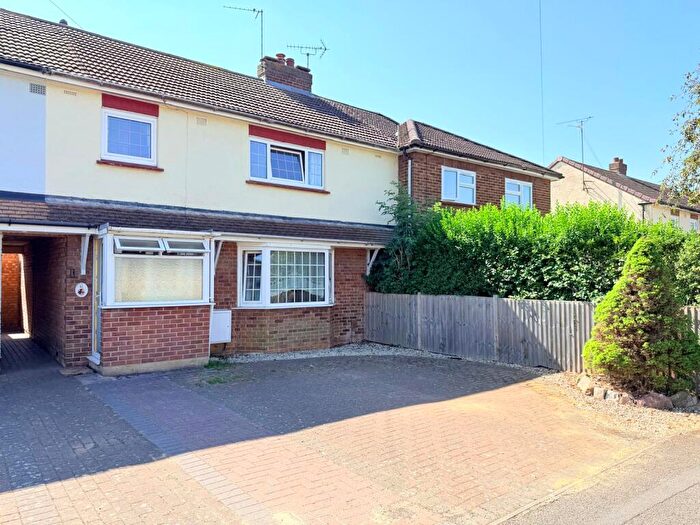 3 Bedroom Terraced House For Sale In St Johns Road, Bletchley, MK3