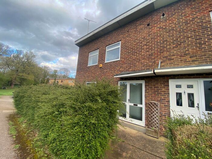 3 Bedroom End Of Terrace House To Rent In Foxglove Close, Hatfield, AL10