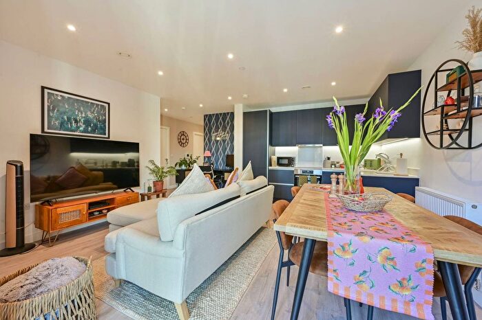 1 Bedroom Flat For Sale In Osiers Road, Wandsworth Town, London, SW18