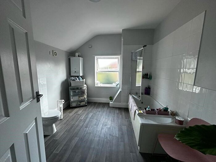 3 Bedroom Semi-detached House To Rent In Melbourne Road, West Bridgford, NG2