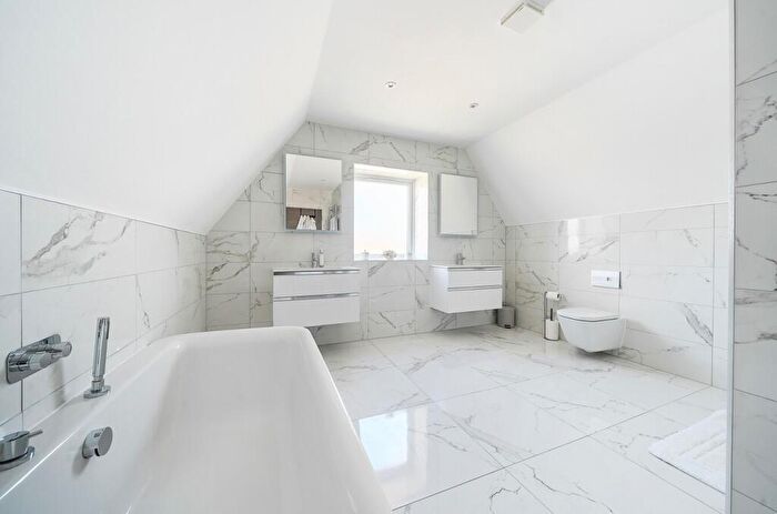 4 Bedroom Town House To Rent In Compton Road, Portsmouth, Hampshire, PO2