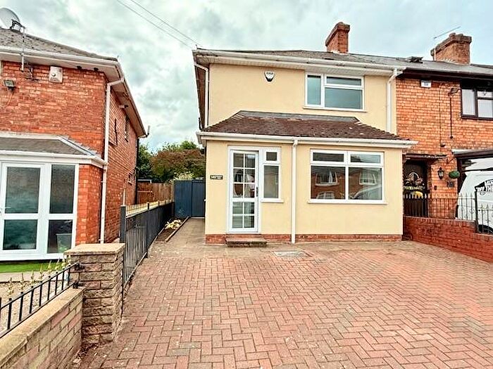 3 Bedroom House To Rent In Chingford Road, Birmingham, B44