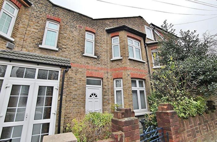 2 Bedroom Terraced House To Rent In Grove Road, Hounslow, TW3