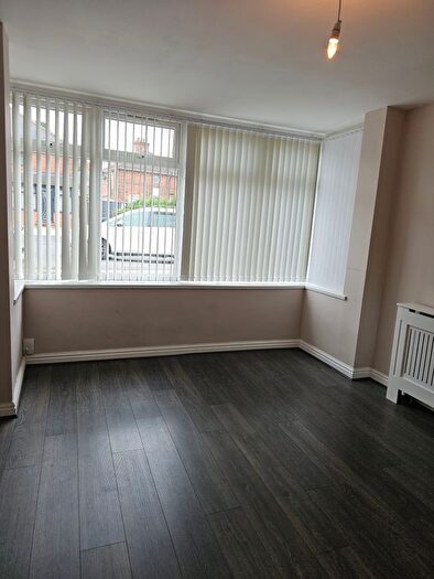 3 Bedroom Semi-Detached House To Rent In Severne Road, Birmingham, B27