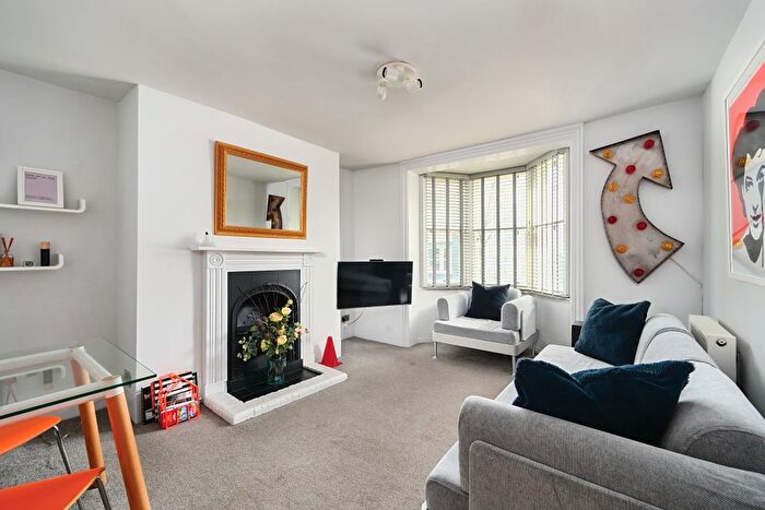1 Bedroom Flat To Rent In Egremont Place, Brighton, BN2
