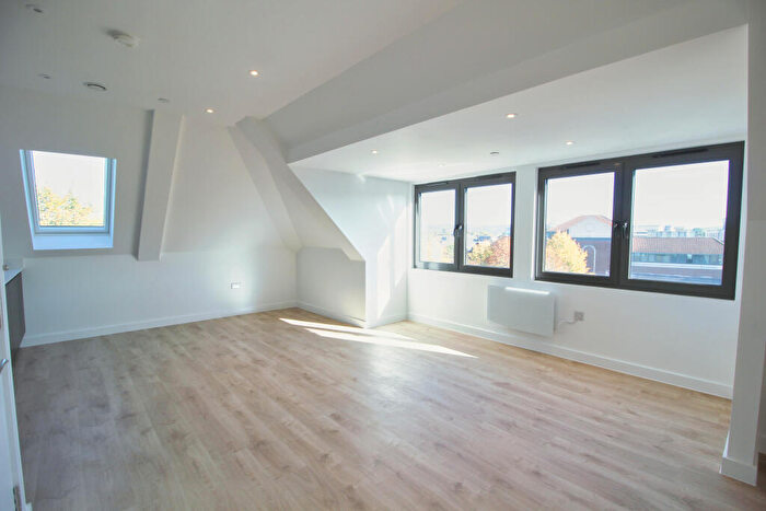 1 Bedroom Apartment To Rent In Station Road, Redhill, RH1