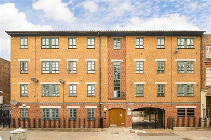 2 Bedroom Flat For Sale In Mile End Road, Stepney Green, E1