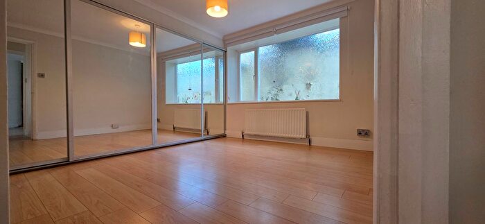2 Bedroom Flat To Rent In Farningham Road, Caterham, CR3
