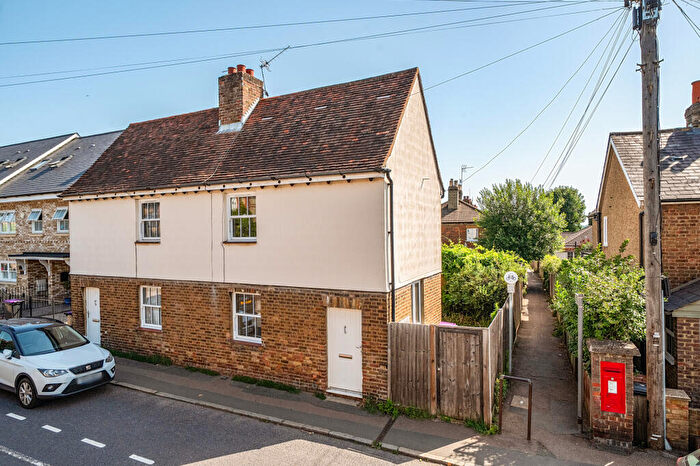 2 Bedroom Semi-Detached House For Sale In Bengeo Street, Hertford, SG14