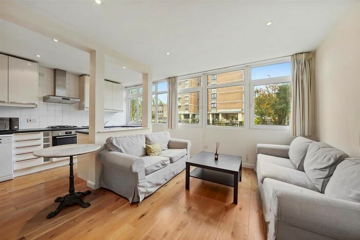 3 Bedroom Maisonette To Rent In Old Market Square, Columbia Road, Shoreditch, E2