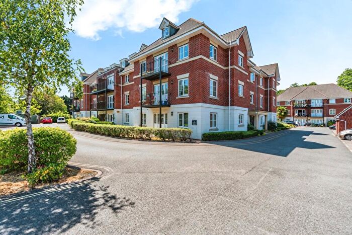 2 Bedroom Flat For Sale In Hursley Road, Chandler's Ford, Eastleigh, Hampshire, SO53