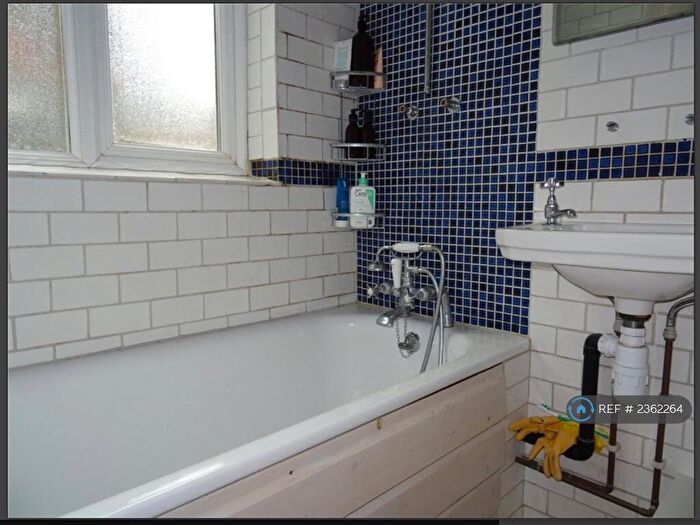 1 Bedroom Flat To Rent In Trundleys Road, London, SE8