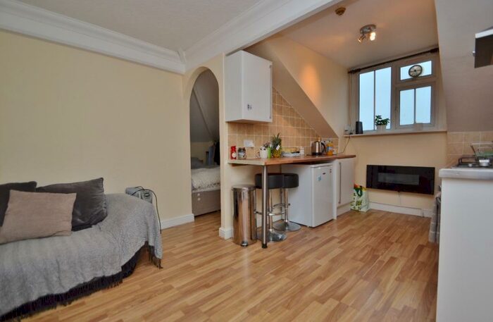 1 Bedroom Flat To Rent In Harrogate Road, Moortown, Leeds, LS17